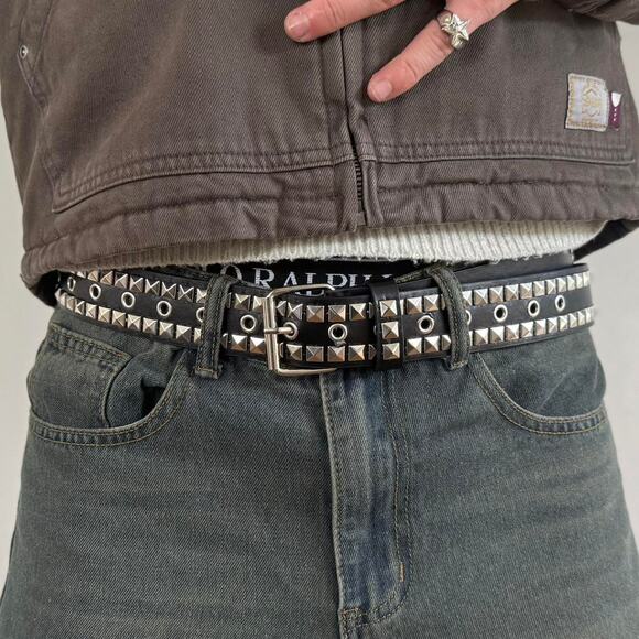 Y2K Black Silver Pyramid Studded Belt Goth Emo Unisex Skeleton Hand 44" - Picture 3 of 9
